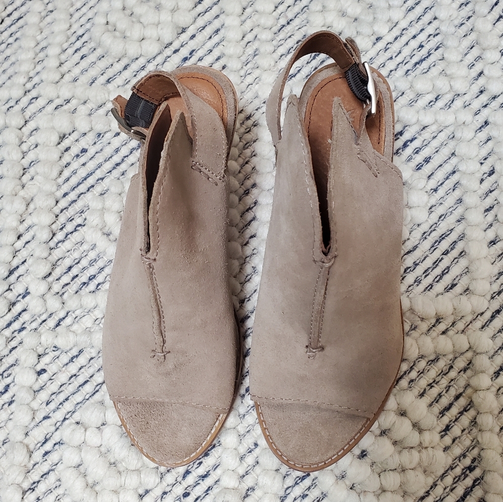 NEW Frye Courtney Sling Suede Peep Toe Bootie Shoes Country Boho Ash Size 6.5 - Picture 13 of 13
